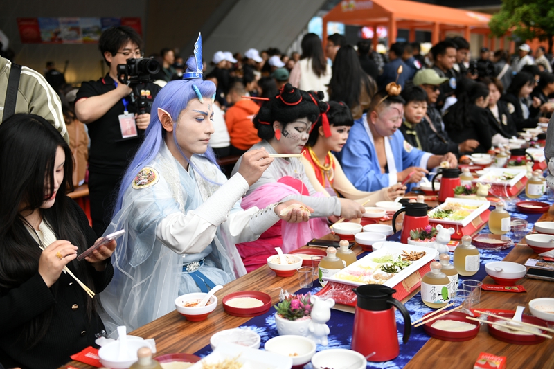 影城內外同時上演狂歡派對