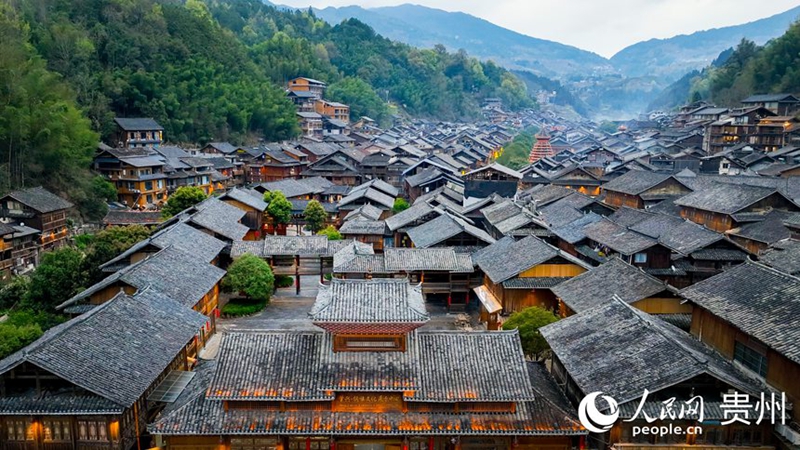 2航拍肇興侗寨。人民網 涂敏 攝