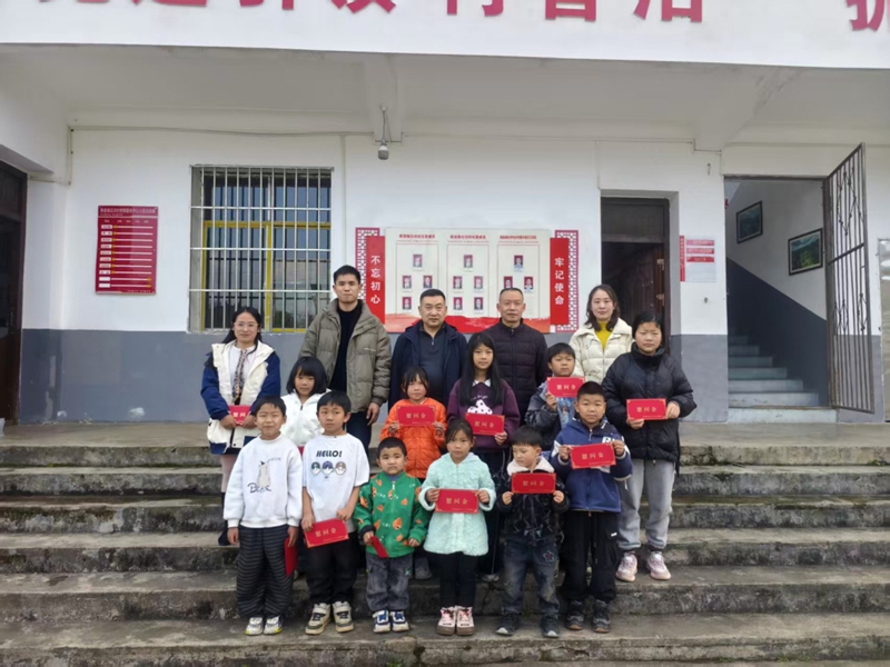 2 圖為慰問活動現場