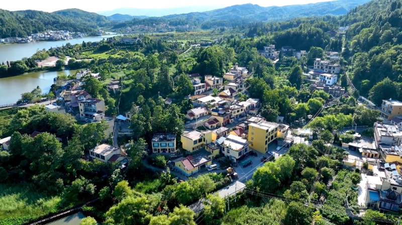 兩河街道巖腳居委會(huì) （肖潤(rùn)賢 攝）