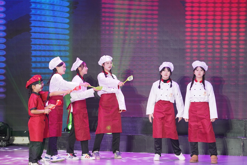 街舞《年夜飯·好嗨哦》 黃源匯 攝