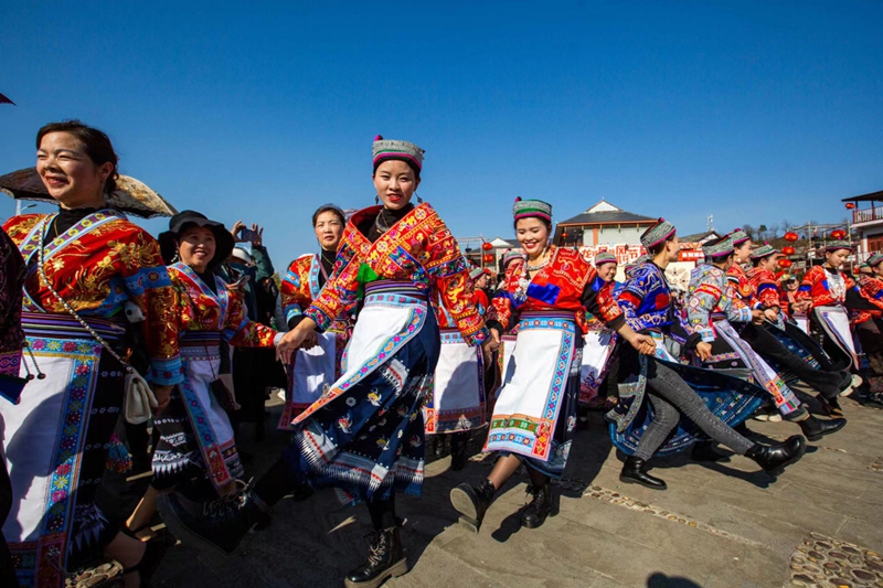 2 載歌載舞  程洪凱  攝