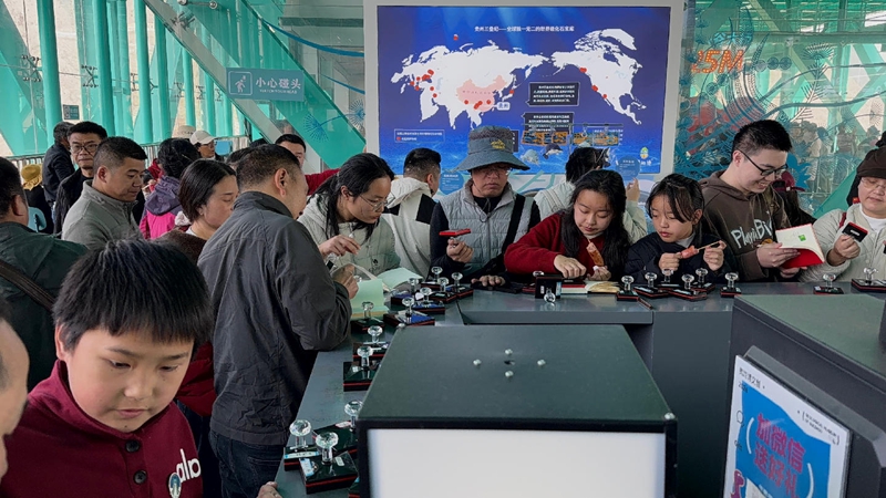 7 圖為游客集章打卡.jpg