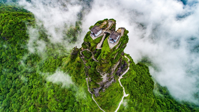 貴州梵凈山景區迎來春節首日旅游高峰。