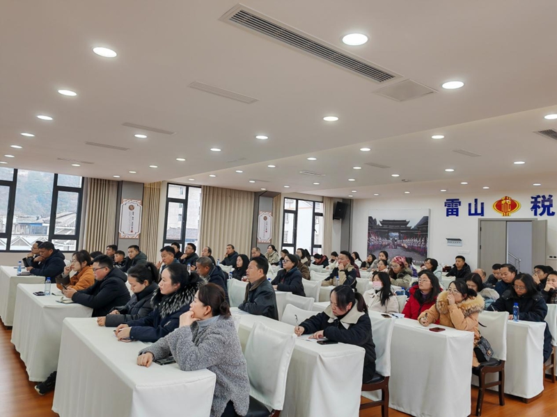 (圖三 納稅人積極學習稅費知識并互動場景)