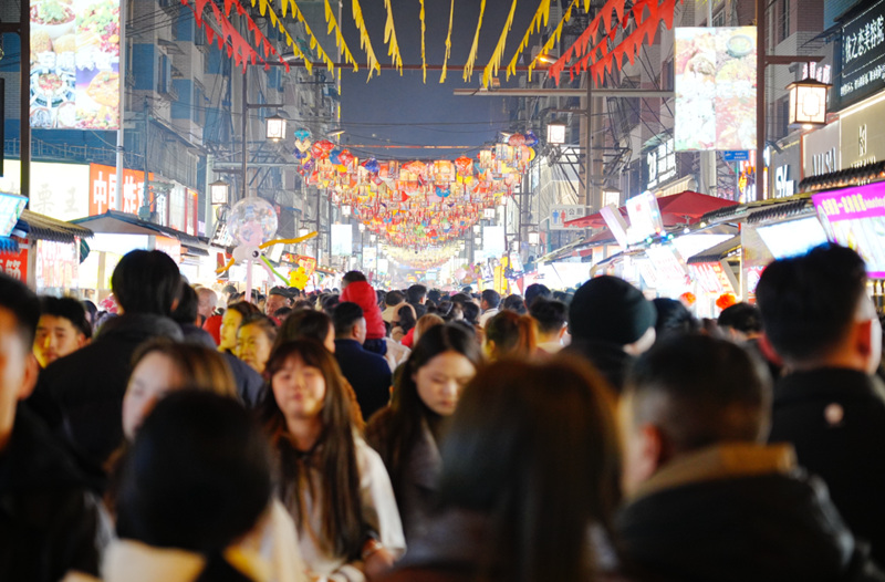 安順顧府街新春期間客流爆棚。