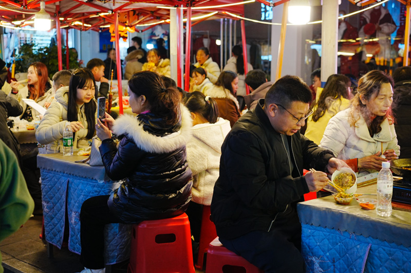 安順顧府街新春期間客流爆棚。