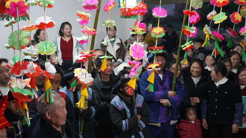 非遺花燈鬧新春 傳統村落年味濃。