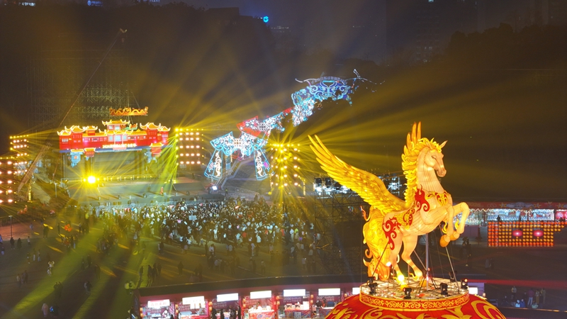 2026貴陽觀山湖燈會廟市。.jpg