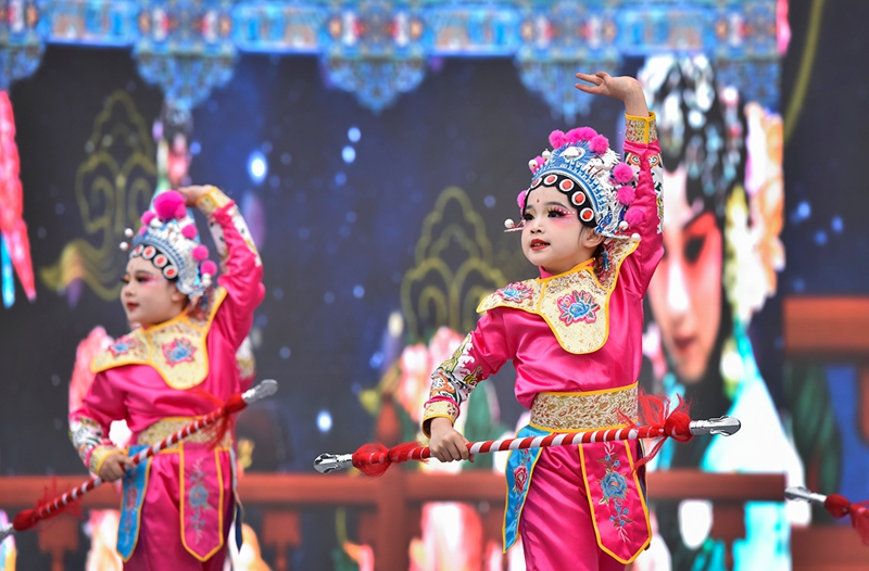 舞蹈《刀馬旦》表演。