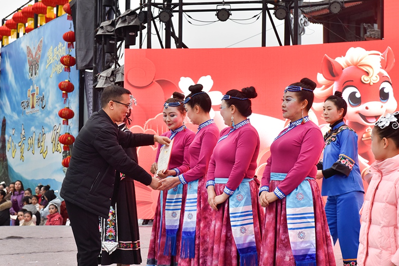 春之舞“苗韻迎春”舞蹈大賽三等獎頒獎現場。