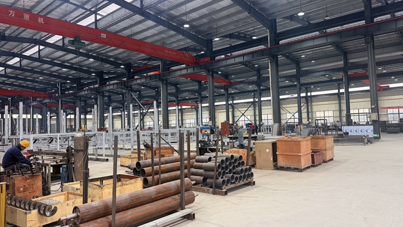 忙碌的生產車間 胡鳳至 攝 (2).jpg