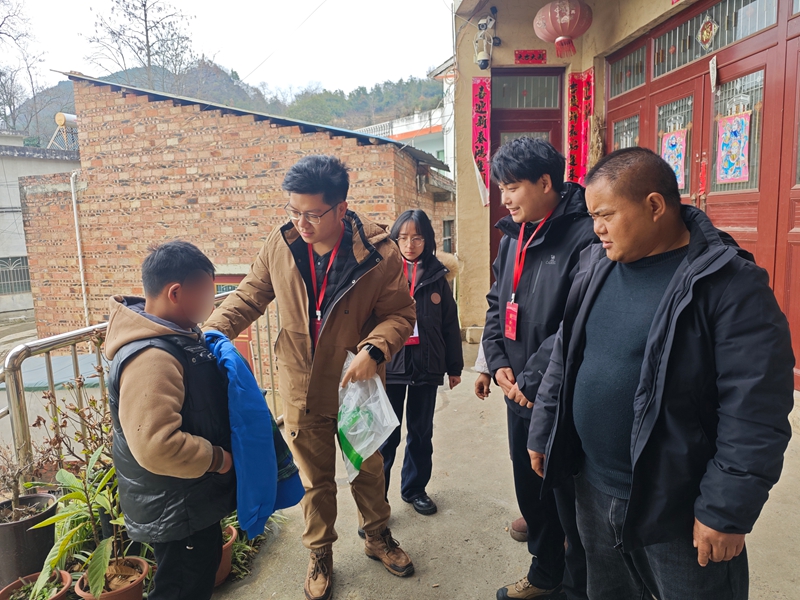 開展“暖冬行動”。