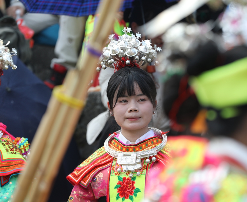 跳月場中的苗族少女。