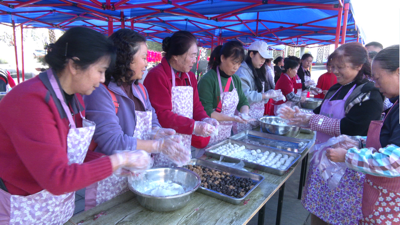 安順經開區：多彩活動鬧元宵 共筑和諧鄰里情。