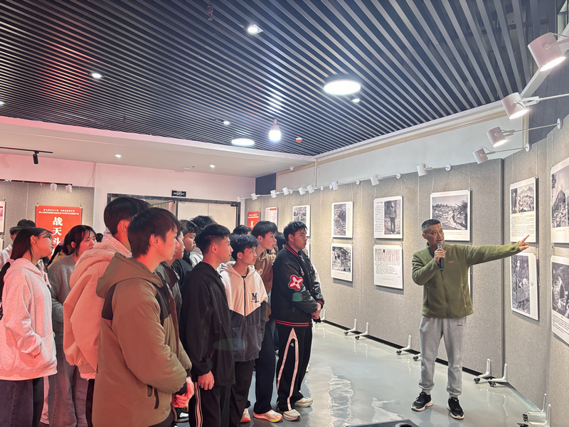 紫云縣60周年發展圖片展。