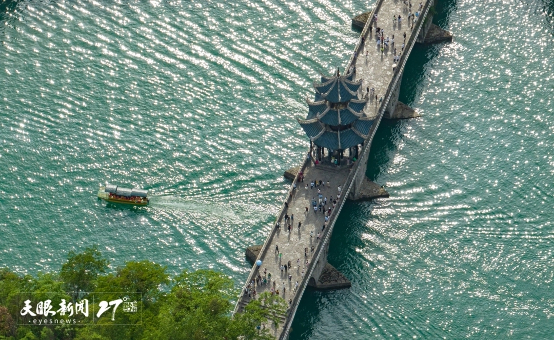 黔東南鎮遠古城吸引游客。葉順強 攝