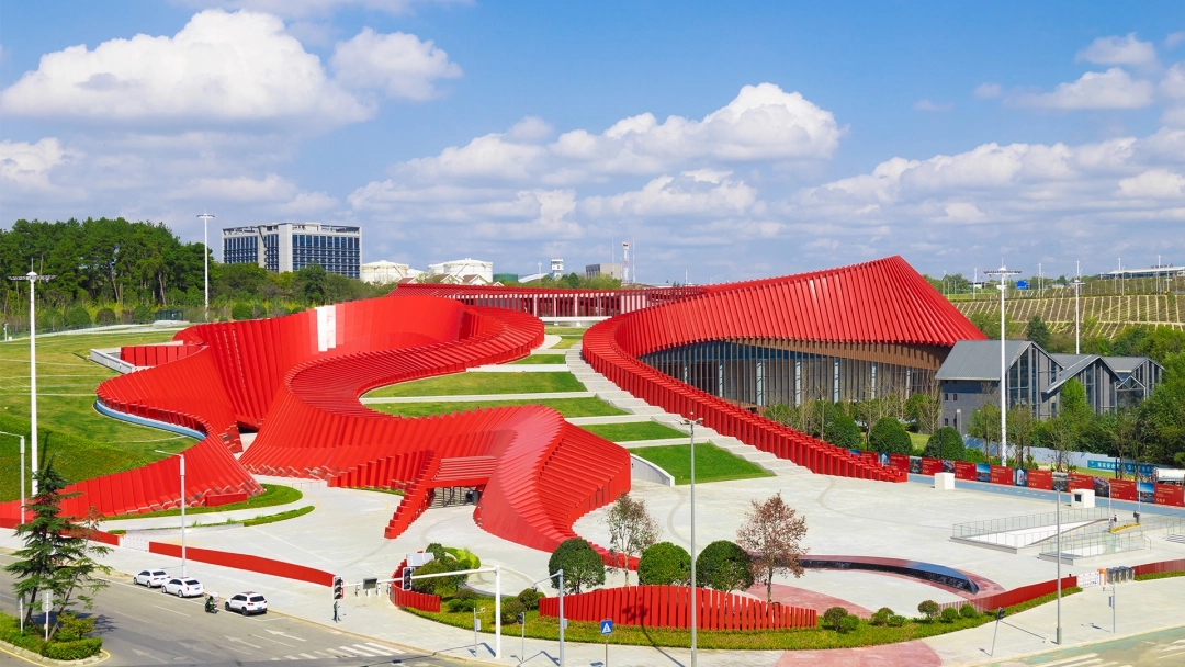 貴州長征文化數字藝術館(紅飄帶)。