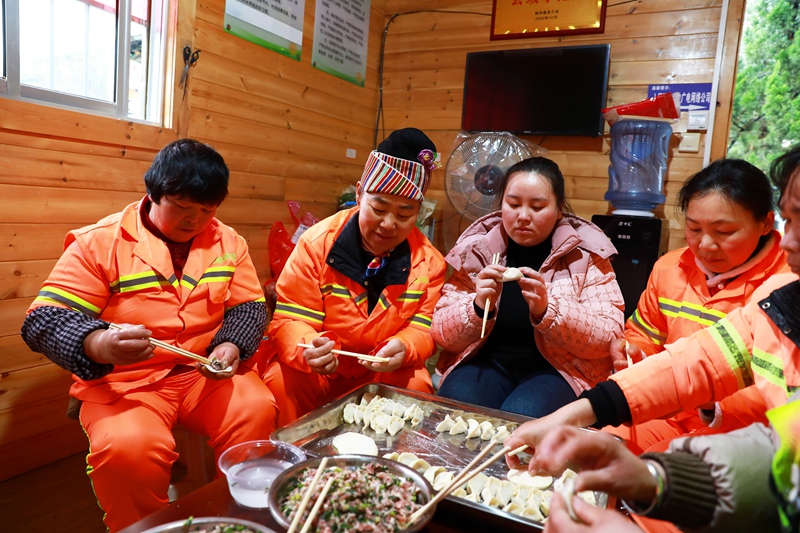 “工會驛站傳關愛·元宵佳節送溫情”暖心慰問活動現場。楊家孟 攝 (3)