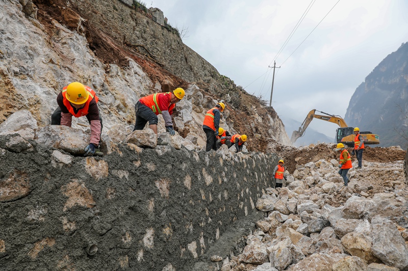 赫奎路建設工程加快進行-陳春志 攝 (3)