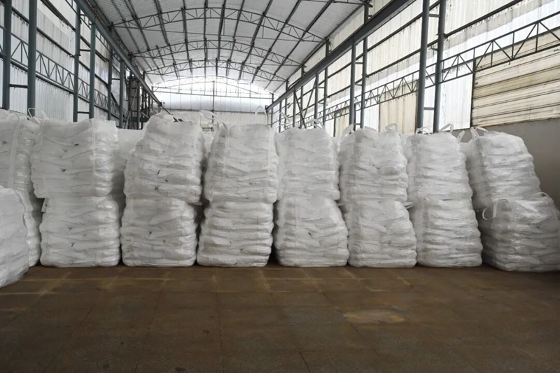 圖為:開陽川東化工公司產品