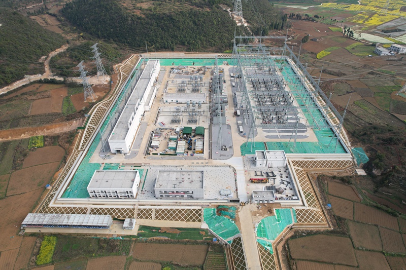 500千伏馬場輸變電項(xiàng)目的建設(shè)進(jìn)入最后沖刺階段。景超攝