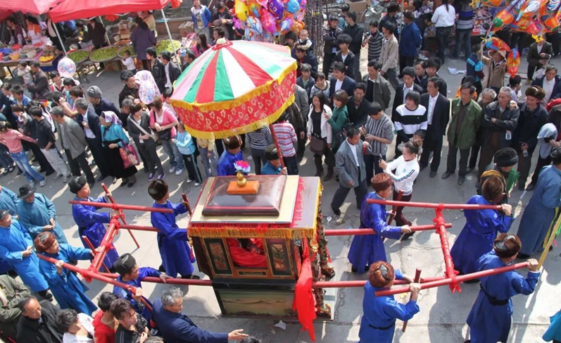 5 圖為“抬汪公”活動現場。吳忠賢 攝.jpg