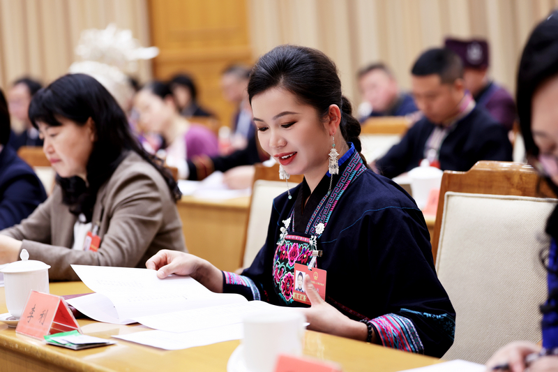 積極發(fā)言。李利供圖