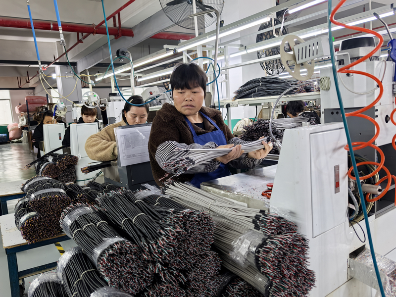 厚普公司生產線。