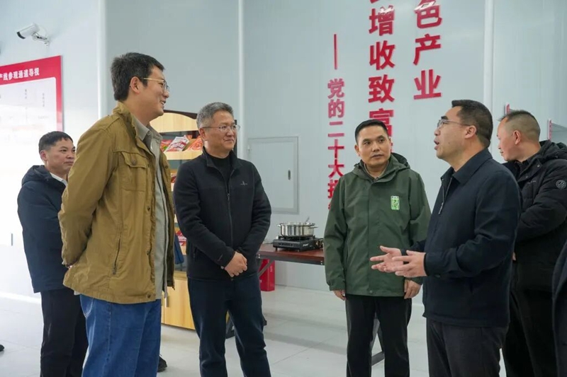 凱里學(xué)院考察團(tuán)赴臺(tái)江縣調(diào)研交流。