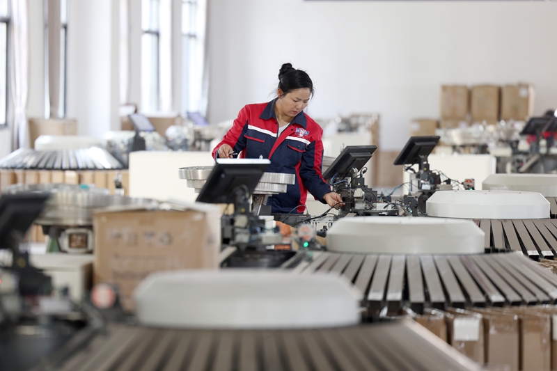 貴州錦屏羽毛球“飛”出產業新高度 (2)