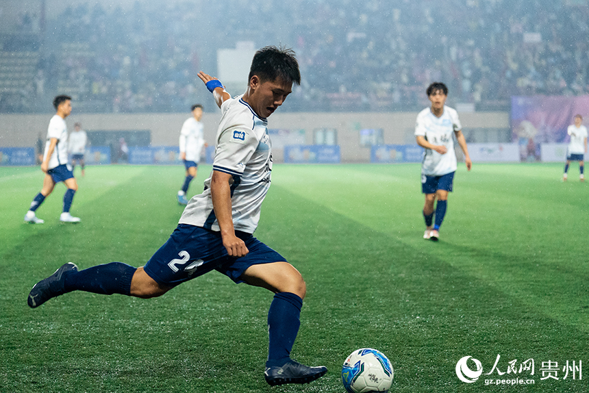 2026我要上“城超”貴陽市足球選拔賽揭幕戰(zhàn)現(xiàn)場。人民網(wǎng)記者 涂敏攝