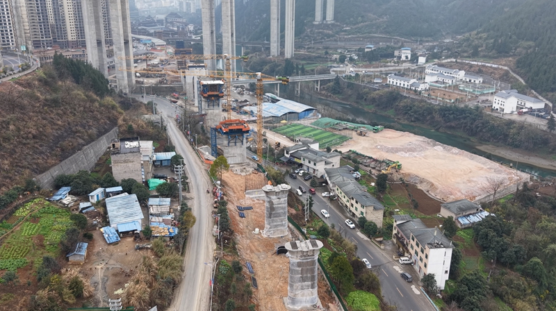 航拍跨渝懷鐵路特大橋施工現場。慕玉莉攝.jpg
