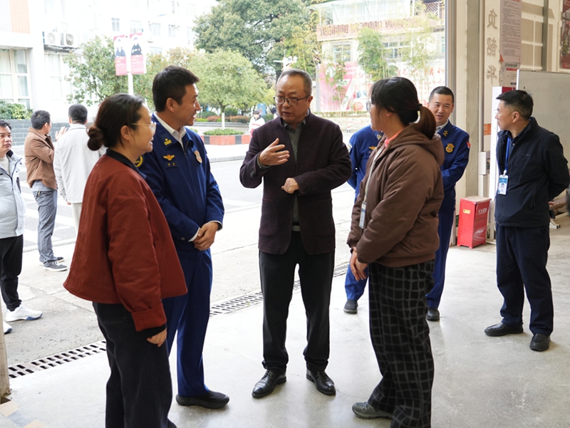 云巖區消防救援大隊與貴州交通技師學院簽約戰略部署協議。