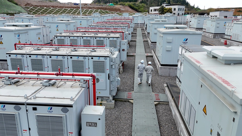 3、貞龍儲能電站一角。