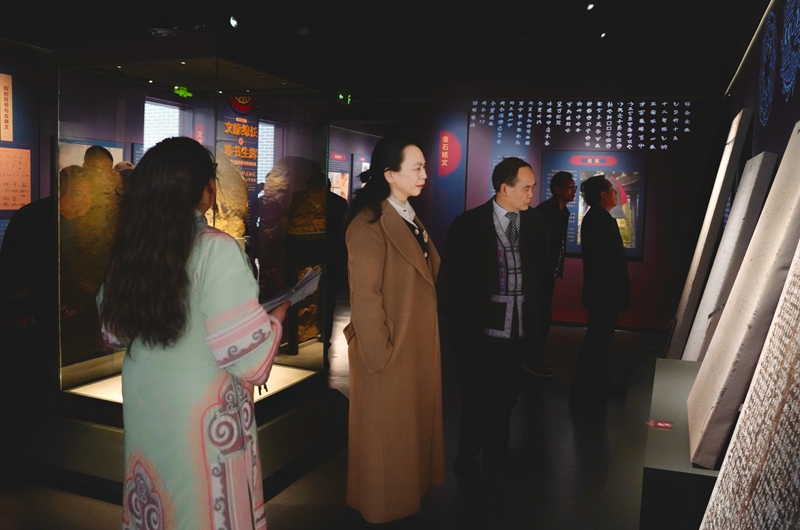 4.嘉賓參觀博物館