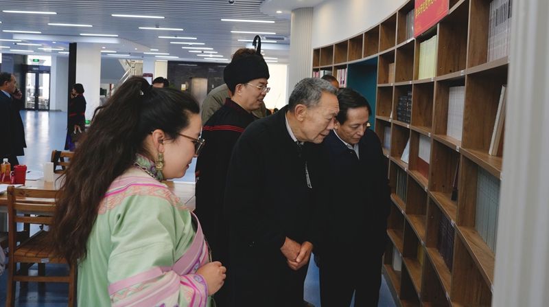 5.彝學研究院成果展覽