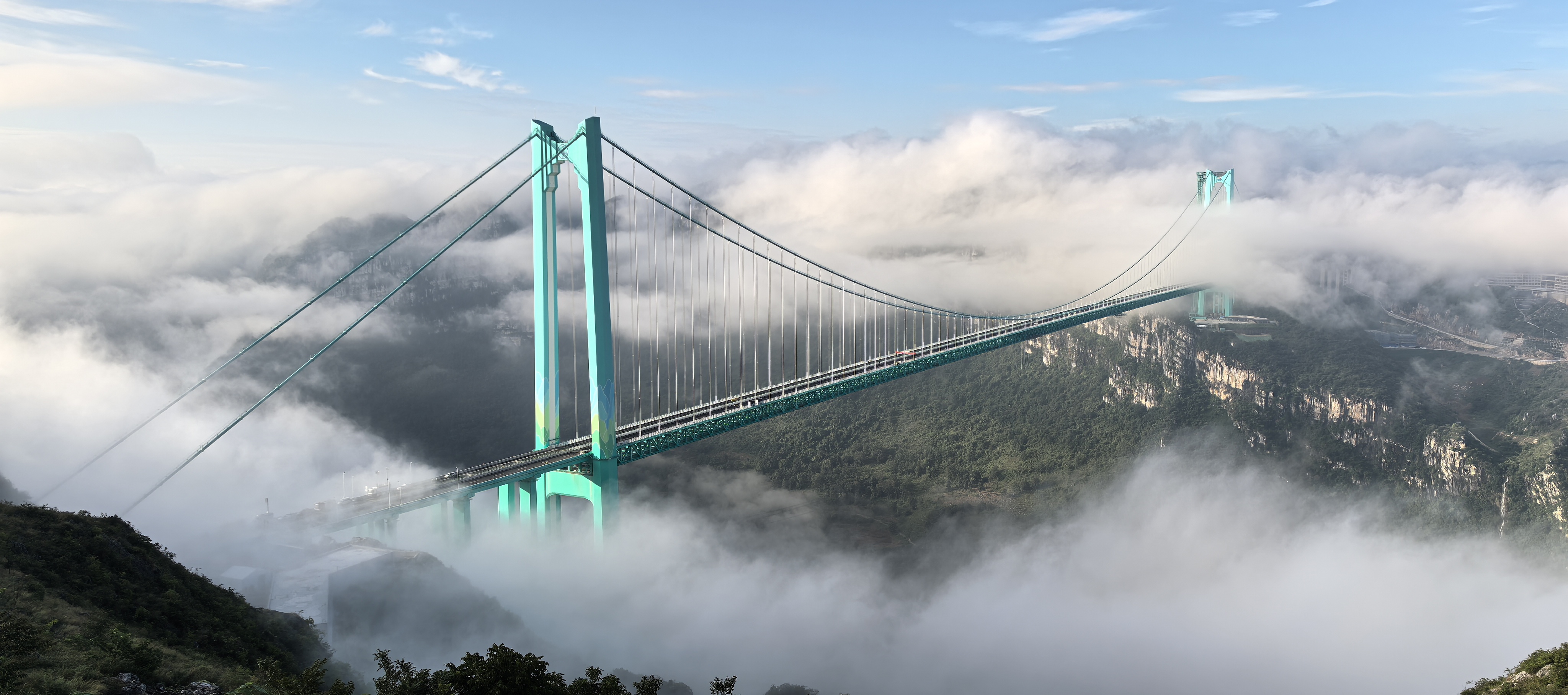 1 、花江峽谷大橋。 張祥兵 攝