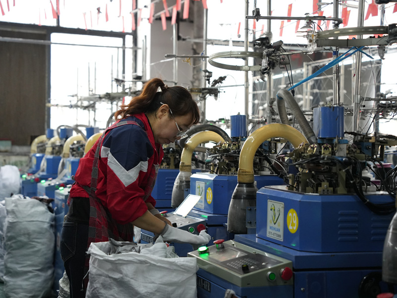 奮力沖刺一季度 外貿企業生產忙。