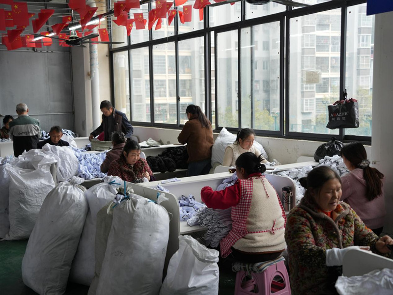 奮力沖刺一季度 外貿企業生產忙。