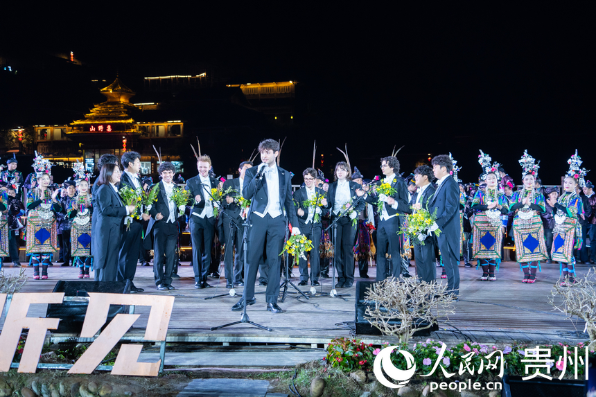 文化交流專場晚會現場。人民網 陽茜攝