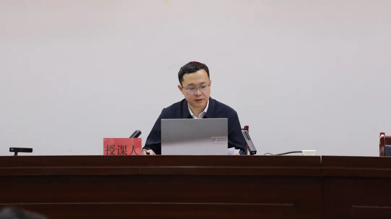 凱里公路管理局馮仕楊同志作交流分享。