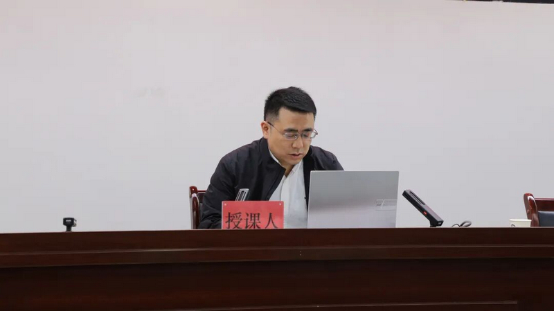 貴州省第一測(cè)繪院謝杭同志作交流分享。