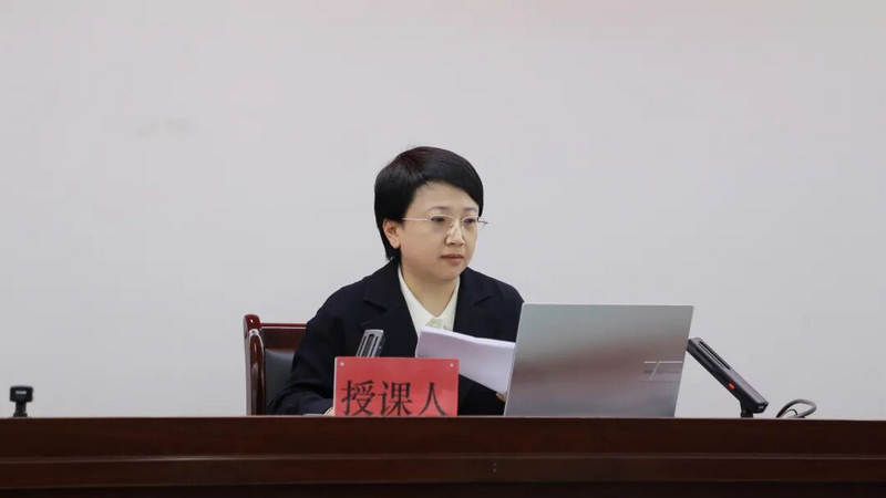 貴陽(yáng)學(xué)院吳丹鳳同志作交流分享。
