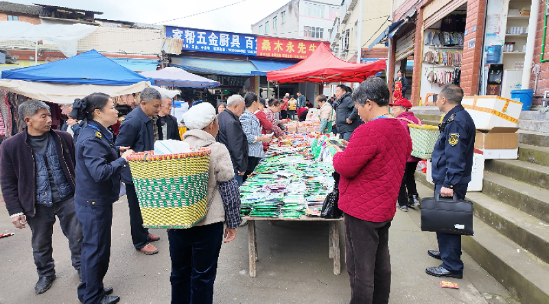 對所有涉及農資銷售的商家進行全方位檢查。稅會靜攝