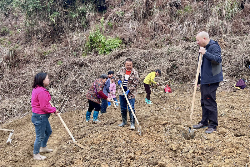 項目建設正當時 產(chǎn)業(yè)交通雙線發(fā)力。