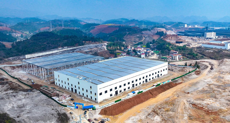 抓項目 拼進度 強保障 全力推動重大項目建設。