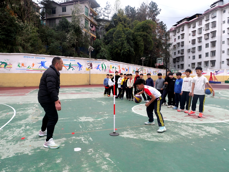 籃球社團(tuán)。