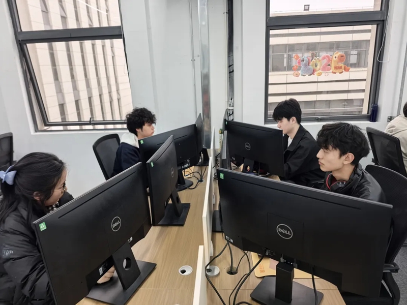 高校學(xué)生工作中。