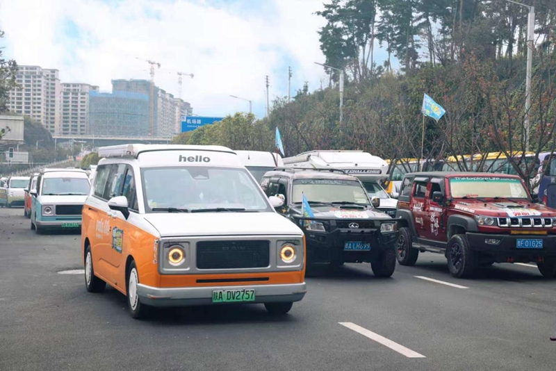 各式各樣的房車有序啟航。主辦方供圖